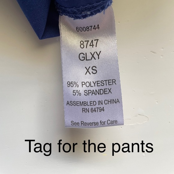 XS Med Couture Women’s ‘Activate’ Scrub Set - Picture 12 of 12